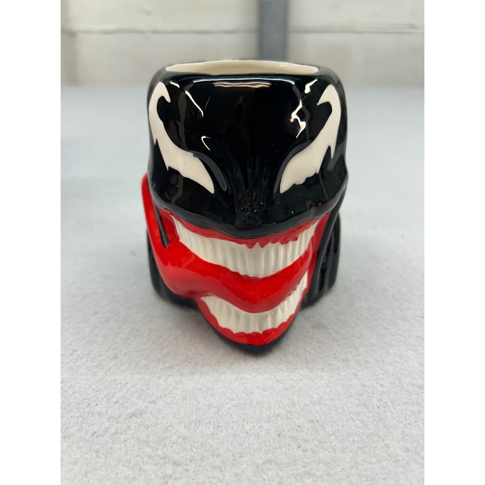 Marvel Venom 16 oz. Molded Mug 3D Sculpted Ceramic Coffee Cup Black Red Tongue